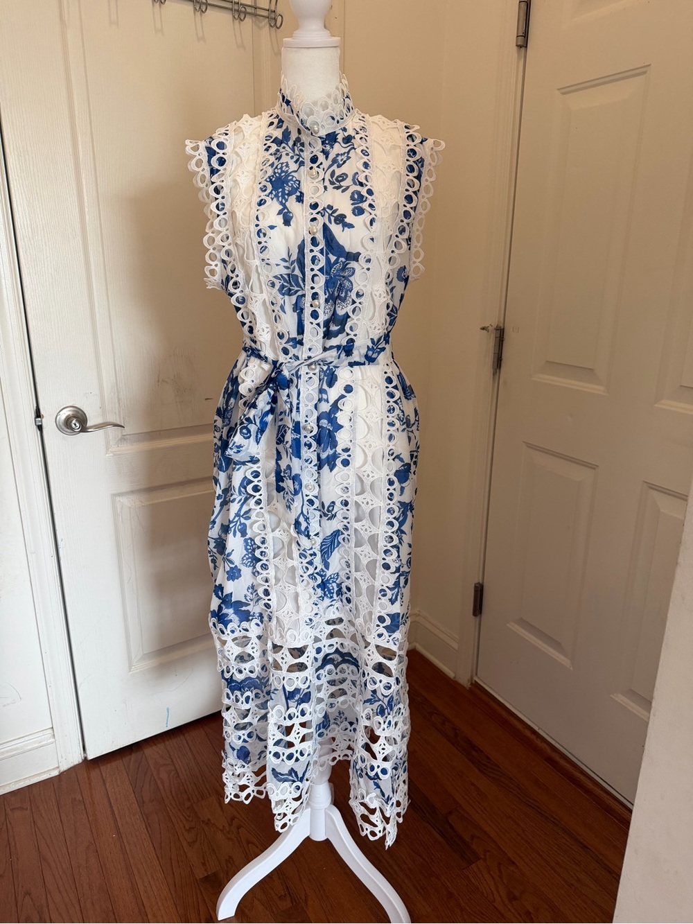 NWT Lai Meng Five Cats Sleeveless Hollow out Lace Trim Midi Dress with Belt S - Picture 3 of 10